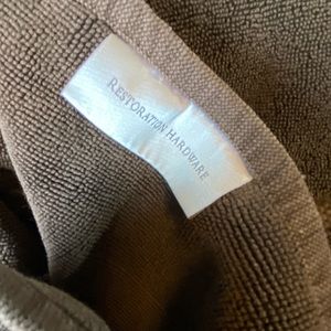 Restoration Hardware bath towels (2) hand towels (2) bath mat (1)
